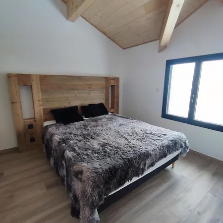 Chalet Neuf Jacuzzi Terrasse Salle Jeux Font-romeu