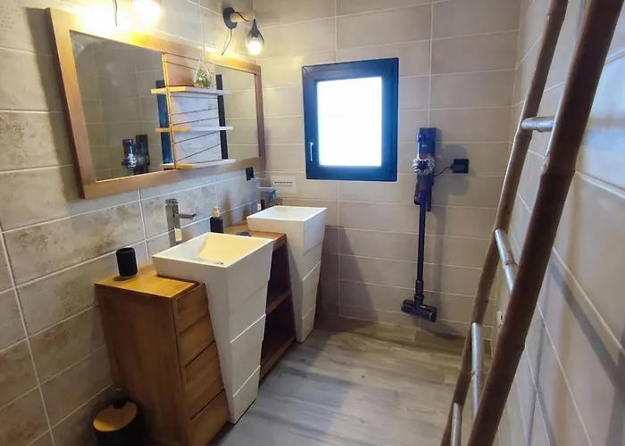 Neuf Jacuzzi Terrasse Salle Jeux Proche Font Romeu Egat