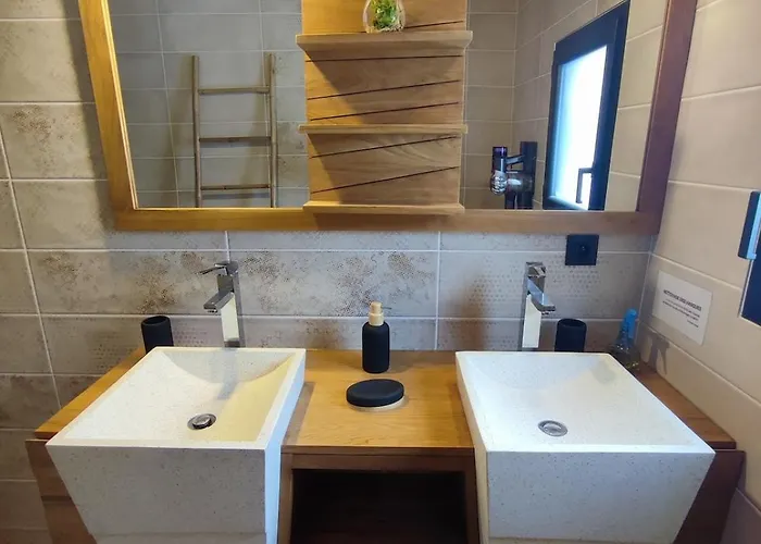 Neuf Jacuzzi Terrasse Salle Jeux Proche Font Romeu Σαλέ